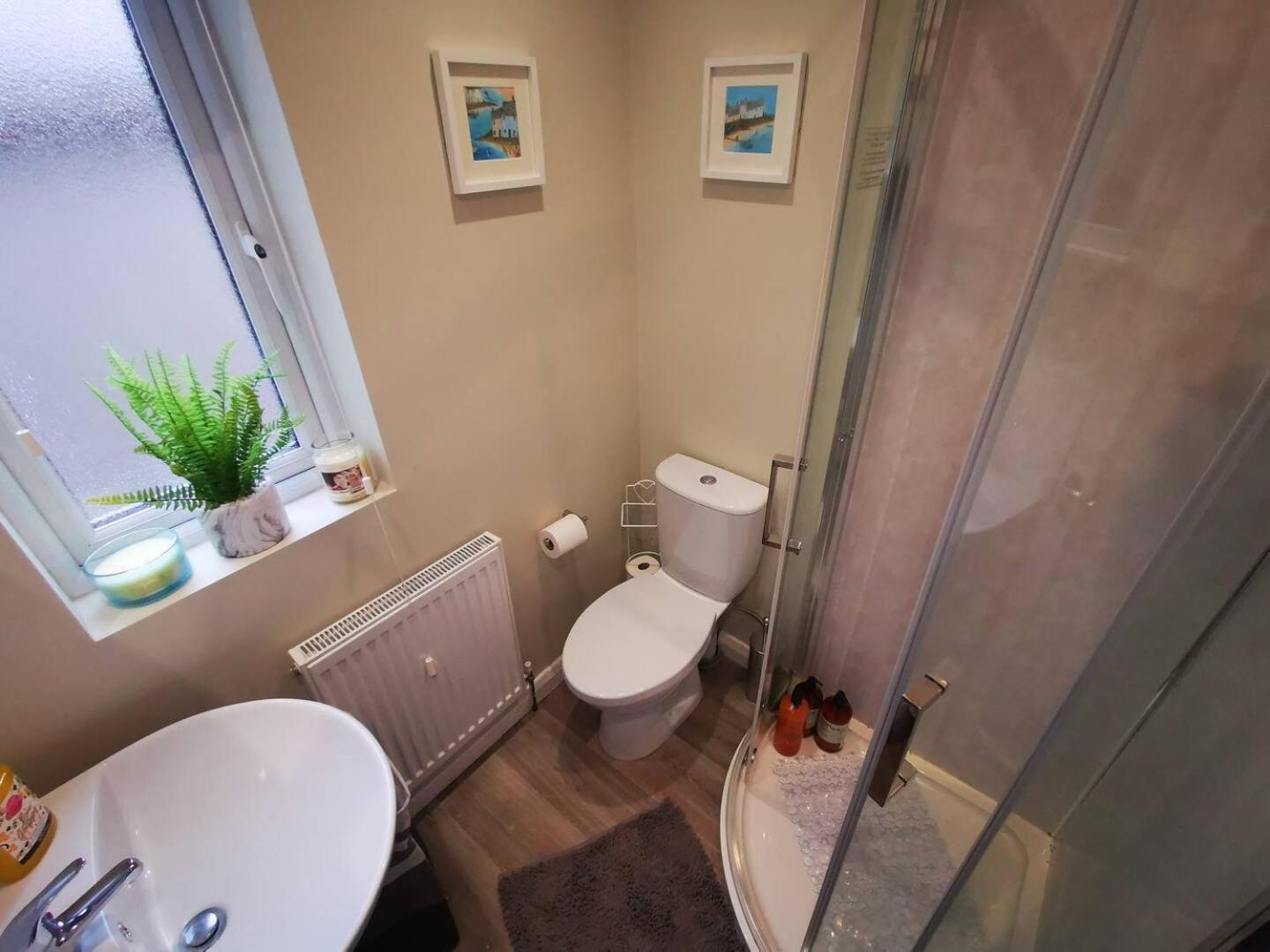 Villa 4Br Modern Botanic House Belfast Esterno foto