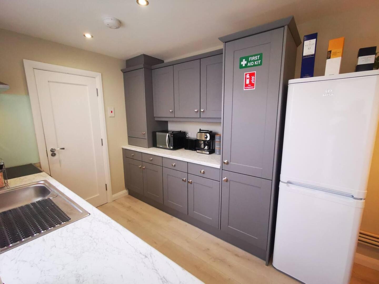 Villa 4Br Modern Botanic House Belfast Esterno foto