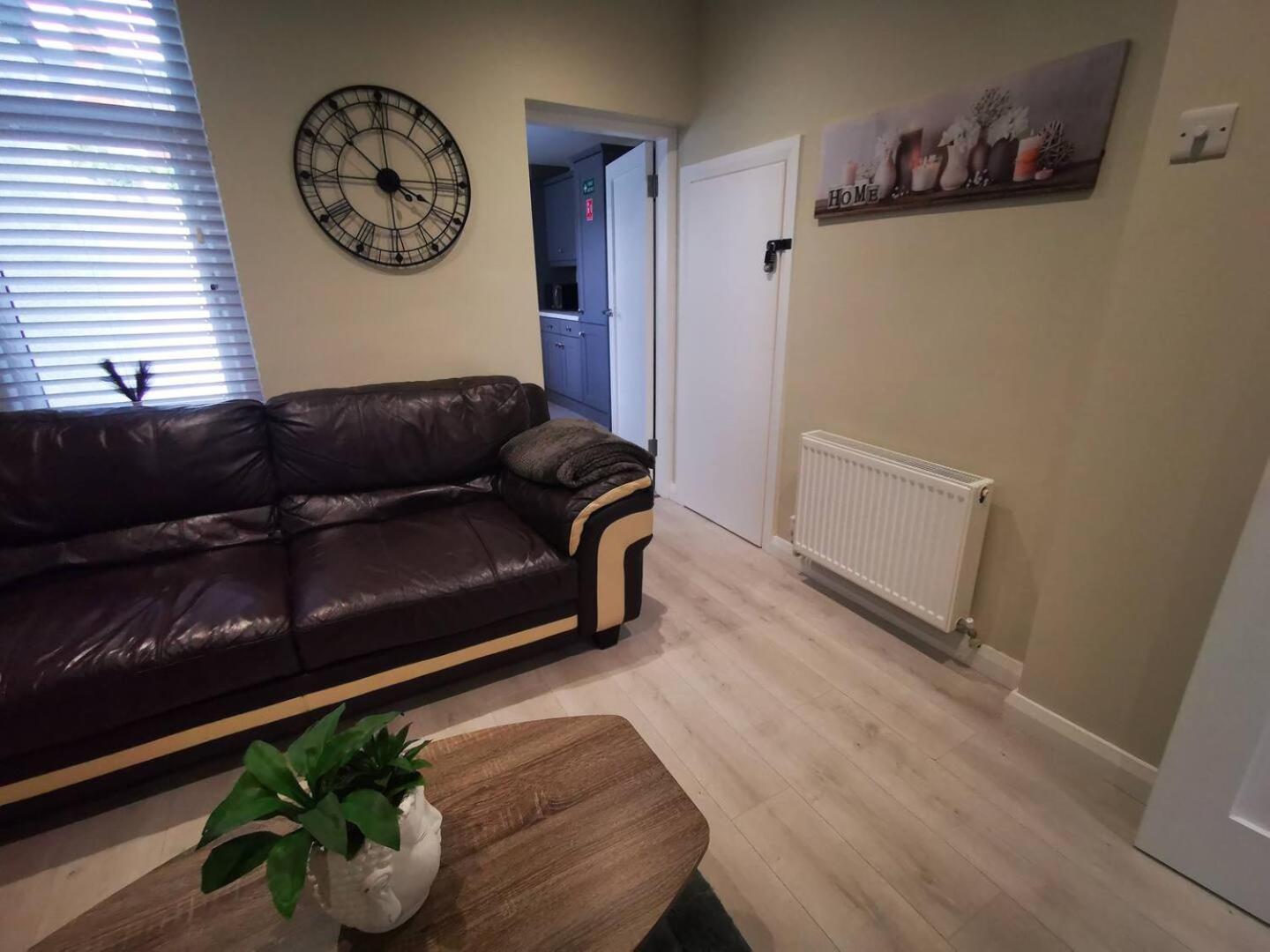 Villa 4Br Modern Botanic House Belfast Esterno foto